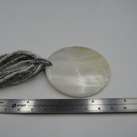 21" Beaded White Shell Pendant Necklace Vintage - Picture 3 of 4